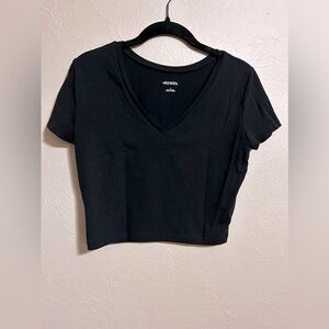 Wild Fable cropped v-neck, size L, black